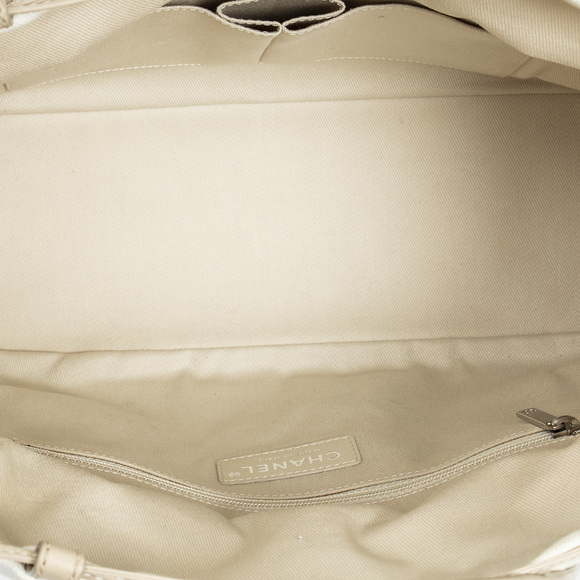 Chanel CC Summer Straw Tote - Picture 5 of 8